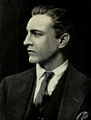 https://upload.wikimedia.org/wikipedia/commons/thumb/e/ee/Portrait_of_John_Barrymore.jpg/100px-Portrait_of_John_Barrymore.jpg